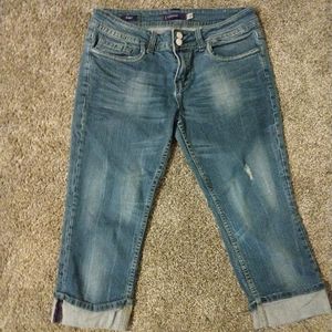 Vigoss Distressed Capri Jeans Size 7 - image 1